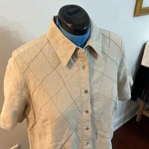 Vintage Edward Women 100% Irish linen button up shirt.